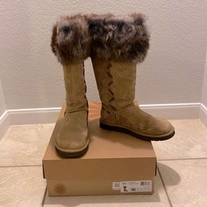 Ugg with Rosana color Chestnut
